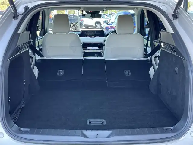 マツダ ＣＸ－６０ XD HV プレミアムモダン 道央・札幌 2022(令4)年 6.2万km プラチナクォーツメタリック ４WD/BOSEサウンドシステム/純正メーカーナビ/AM/FM/BT/フルセグ/衝突被害軽減ブレーキ/横滑り防止装置/トランクションコントロールシステム/レーダークルーズコントロール/ダウンヒルアシストコントロール/クリアランスソナー/ブラインドスポットモニター/全方位カメラ/ビルトインETC/ドライブレコーダー/アイドリングストップ/Mi-DRIVE/サンルーフ/パワーバックドア/メモリーリアゲート/前席パワーシート/D席メモリーシート/全席シートヒーター/前席エアシート/レザーシート/革巻きステアリング/ステアリングリモコン/パドルシフト/AC100V/置くだけ充電/電動パーキング/オートブレーキホールド/プッシュスタート/スマートキー/LEDヘッドライト/オートライト/フォグランプ/電動格納ミラー/ウィンカーミラー/純正フロアマット