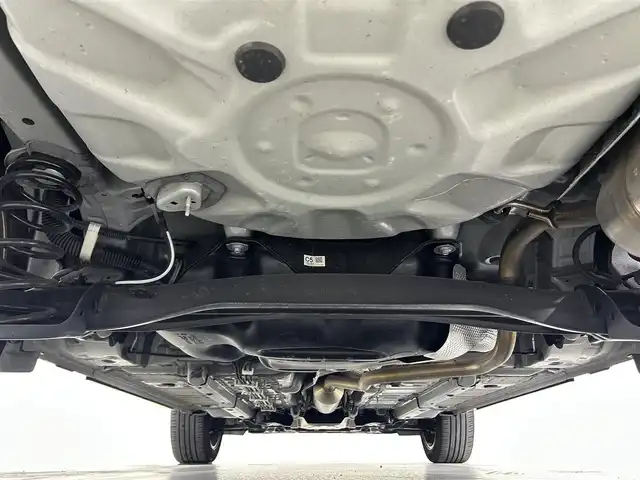 トヨタ ヤリスクロス Z 佐賀県 2023(令5)年 1.6万km プラチナホワイトパールマイカ 純正ディスプレイオーディオ/バックカメラ/シートヒーター/パワーシート/ステアリングヒーター/追従式クルーズコントロール/衝突軽減ブレーキ/レーンキープアシスト/オートライト/オートハイビーム/コーナーセンサー/電動パーキングブレーキ/オートブレーキホールド/スマートキー/LTA/PCS/PKSB/RSA