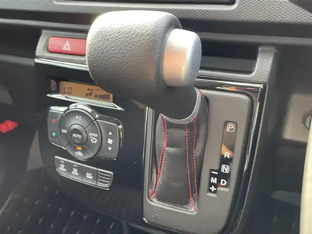 スズキ アルト ターボRS 千葉県 2015(平27)年 5.7万km パールホワイト レーダーブレーキサポート/5AGS/社外SDナビ【CN-R301Z】/・CD/DVD/MSV/Bluetooth/フルセグ/バックカメラ/スマートキー/運転席シートヒーター/パドルシフト/純正LEDヘッドライト/フォグランプ/純正15インチアルミホイール/ビルトインETC/本革巻きステアリング/ドアバイザー