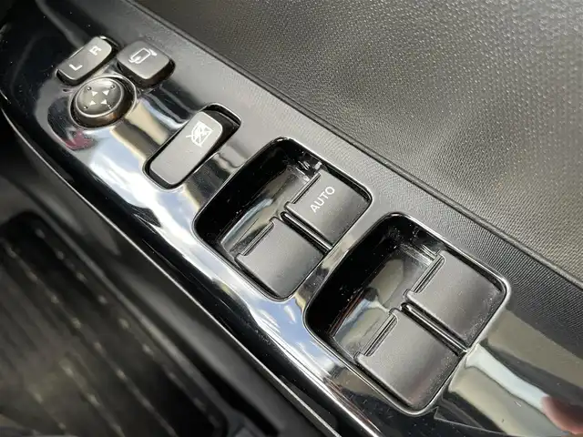 スズキ アルト ターボRS 千葉県 2015(平27)年 5.7万km パールホワイト レーダーブレーキサポート/5AGS/社外SDナビ【CN-R301Z】/・CD/DVD/MSV/Bluetooth/フルセグ/バックカメラ/スマートキー/運転席シートヒーター/パドルシフト/純正LEDヘッドライト/フォグランプ/純正15インチアルミホイール/ビルトインETC/本革巻きステアリング/ドアバイザー