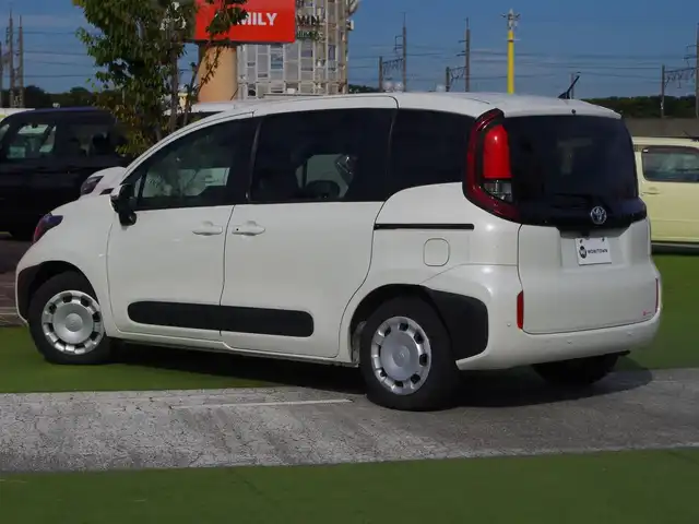 トヨタ シエンタ X 千葉県 2023(令5)年 5.5万km ホワイトパールクリスタルシャイン 185/65R15/Toyota Safety Sense/・プリクラッシュセーフティ/・レーンディパーチャーアラート/・オートハイビーム/左パワースライドドア/右イージークローザードア/社外SDナビ/【Bluetooth接続】/バックカメラ/LEDヘッドライト/ウインカーミラー/クリアランスソナー/サイド/カーテンエアバッグ/キーレス