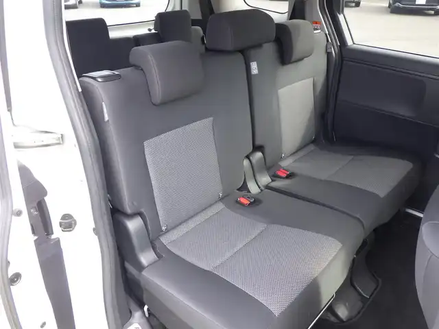 トヨタ シエンタ X 千葉県 2023(令5)年 5.5万km ホワイトパールクリスタルシャイン 185/65R15/Toyota Safety Sense/・プリクラッシュセーフティ/・レーンディパーチャーアラート/・オートハイビーム/左パワースライドドア/右イージークローザードア/社外SDナビ/【Bluetooth接続】/バックカメラ/LEDヘッドライト/ウインカーミラー/クリアランスソナー/サイド/カーテンエアバッグ/キーレス
