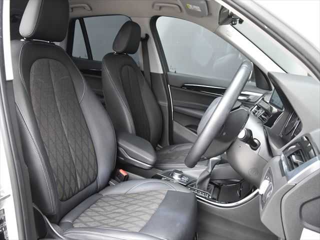 ＢＭＷ Ｘ１ xDrive 18d xライン 和歌山県 2019(平31)年 4.9万km パール ACC/HUD/ナビ/バックカメラ/BTオーディオ/ハーフレザーシート/シートヒーター/オートテールゲート/アンビエントライト/インテリジェントセーフティ/コンフォートアクセス/純正18インチAW/LEDヘッドライト/ETC/アイドリングストップ