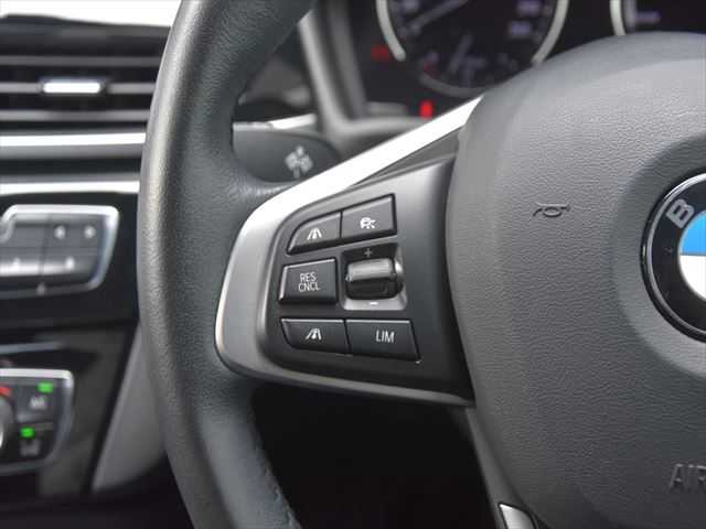 ＢＭＷ Ｘ１ xDrive 18d xライン 和歌山県 2019(平31)年 4.9万km パール ACC/HUD/ナビ/バックカメラ/BTオーディオ/ハーフレザーシート/シートヒーター/オートテールゲート/アンビエントライト/インテリジェントセーフティ/コンフォートアクセス/純正18インチAW/LEDヘッドライト/ETC/アイドリングストップ