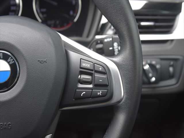 ＢＭＷ Ｘ１ xDrive 18d xライン 和歌山県 2019(平31)年 4.9万km パール ACC/HUD/ナビ/バックカメラ/BTオーディオ/ハーフレザーシート/シートヒーター/オートテールゲート/アンビエントライト/インテリジェントセーフティ/コンフォートアクセス/純正18インチAW/LEDヘッドライト/ETC/アイドリングストップ