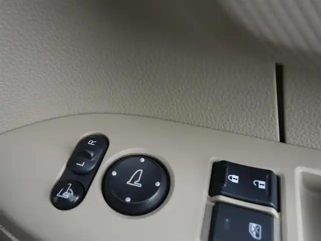 ホンダ Ｎ ＢＯＸ G 山形県 2019(令1)年 3.8万km クリスタルブラックパール ワンオーナー/純正カーオーディオ/　　【CD AUX AM/FM】/両側スライドドア/LEDヘッドライト/チップアップシート/アイドリングストップ/電動格納ウィンカーミラー/フロアマット/ドアバイザ―/スマートキー×2