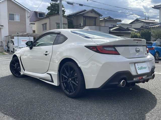 トヨタ ＧＲ８６ RZ 福岡県 2023(令5)年 0.2万km クリスタルホワイトパール 【ワンオーナー】/登録時距離1187Km/社外ナビ（AM/FM/CD/DVD/SD/USB/AUX/Bluetooth/フルセグTV）/革調シートカバー/クルーズコントロール/横滑り防止/シートヒーター（運転席/助手席）/ETC/オートライト/フォグランプ/純正フロアマット/純正アルミホイール/プッシュスタート/保証書/取扱説明書/スペアキー×１