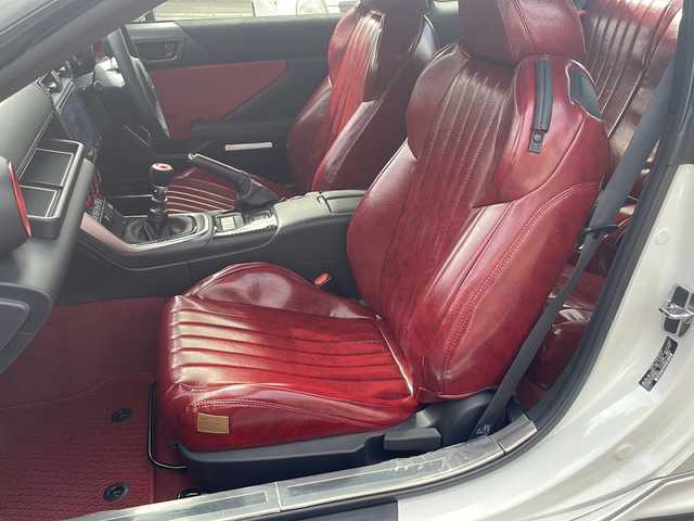 トヨタ ＧＲ８６ RZ 福岡県 2023(令5)年 0.2万km クリスタルホワイトパール 【ワンオーナー】/登録時距離1187Km/社外ナビ（AM/FM/CD/DVD/SD/USB/AUX/Bluetooth/フルセグTV）/革調シートカバー/クルーズコントロール/横滑り防止/シートヒーター（運転席/助手席）/ETC/オートライト/フォグランプ/純正フロアマット/純正アルミホイール/プッシュスタート/保証書/取扱説明書/スペアキー×１