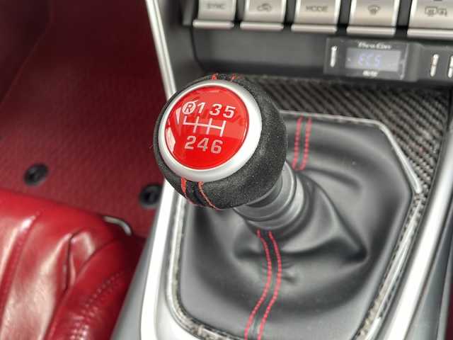 トヨタ ＧＲ８６ RZ 福岡県 2023(令5)年 0.2万km クリスタルホワイトパール 【ワンオーナー】/登録時距離1187Km/社外ナビ（AM/FM/CD/DVD/SD/USB/AUX/Bluetooth/フルセグTV）/革調シートカバー/クルーズコントロール/横滑り防止/シートヒーター（運転席/助手席）/ETC/オートライト/フォグランプ/純正フロアマット/純正アルミホイール/プッシュスタート/保証書/取扱説明書/スペアキー×１