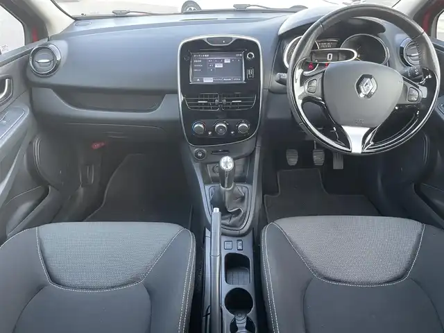 ルノー ルーテシア ゼン 岡山県 2016(平28)年 5.8万km ルージュフラムM 登録時走行距離57270km/５MT/純正ナビ/横滑り防止装置/クルーズコントロール/オートライト/アイドリングストップ/16インチ純正AW/純正フロアマット/カードキー/プッシュスタート/保証書/取扱説明書