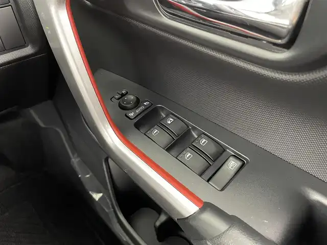 トヨタ ライズ Z 大分県 2023(令5)年 0.9万km ターコイズブルーマイカメタリック ワンオーナー/純正ディスプレイオーディオ/トヨタセーフティーセンス/スマートアシスト/コーナーセンサー/バックカメラ/オートブレーキホールド/純正アルミホイル17インチ/純正フロアマット/電動格納ミラー/LEDヘッドライト/革巻ステアリング/HDMI入力端子/USB入力端子/ビルトインETC