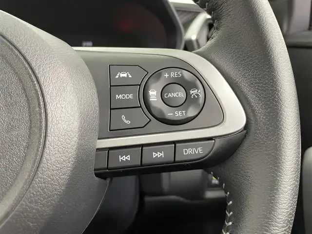 トヨタ ライズ Z 大分県 2023(令5)年 0.9万km ターコイズブルーマイカメタリック ワンオーナー/純正ディスプレイオーディオ/トヨタセーフティーセンス/スマートアシスト/コーナーセンサー/バックカメラ/オートブレーキホールド/純正アルミホイル17インチ/純正フロアマット/電動格納ミラー/LEDヘッドライト/革巻ステアリング/HDMI入力端子/USB入力端子/ビルトインETC