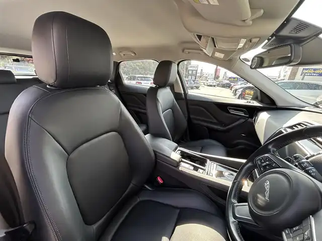 ジャガー Ｆペース ピュア 福岡県 2018(平30)年 5万km フジホワイト ＭＥＲＩＤＩＡＮ　/黒革シート/シートヒーター　/純正ナビ/フルセグTV/全方位カメラ　/Ｂｌｕｅｔｏｏｔｈ　/ＬＥＤヘッドライト/オートハイビーム/パワーバックドア　/前後ドライブレコーダー/純正１９インチアルミホイール　/ＥＴＣ