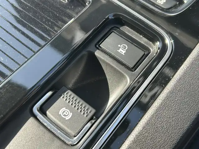 ジャガー Ｆペース ピュア 福岡県 2018(平30)年 5万km フジホワイト ＭＥＲＩＤＩＡＮ　/黒革シート/シートヒーター　/純正ナビ/フルセグTV/全方位カメラ　/Ｂｌｕｅｔｏｏｔｈ　/ＬＥＤヘッドライト/オートハイビーム/パワーバックドア　/前後ドライブレコーダー/純正１９インチアルミホイール　/ＥＴＣ