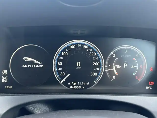 ジャガー Ｆペース ピュア 福岡県 2018(平30)年 5万km フジホワイト ＭＥＲＩＤＩＡＮ　/黒革シート/シートヒーター　/純正ナビ/フルセグTV/全方位カメラ　/Ｂｌｕｅｔｏｏｔｈ　/ＬＥＤヘッドライト/オートハイビーム/パワーバックドア　/前後ドライブレコーダー/純正１９インチアルミホイール　/ＥＴＣ