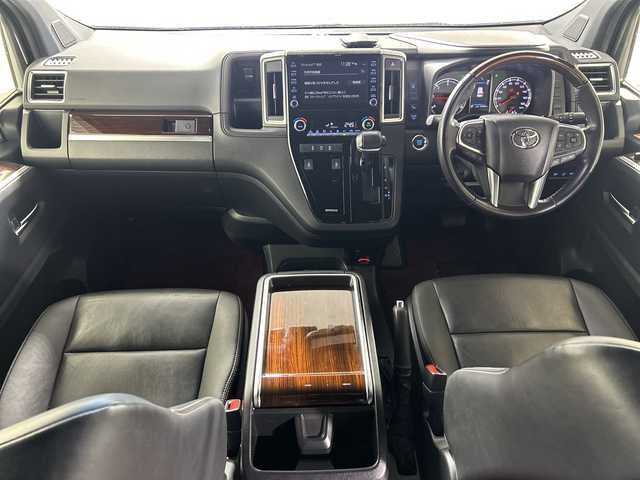 トヨタ グランエース プレミアム 佐賀県 2020(令2)年 4万km ブラック 純正8インチディスプレイオーディオ/フルセグTV/Miracast/Bluetooth/全方位カメラ/純正12．１インチフリップダウンモニター/衝突被害軽減システム/レーダークルーズコントロール/レーンアシスト/ブラインドスポットモニター/パーキングサポートブレーキ/ロードサインアシスト/後退時交差車両検知警報/先行車発進告知機能/横滑り防止装置/オートライト/オートマチックハイビーム/LEDヘッドライト/LEDフォグライト/オートワイパー/前後ドライブレコーダー/ビルトインETC/両側パワースライドドア/デジタルインナールームミラー/レーザーシート/運転席・助手席パワーシート/全席シートヒーター/ISOFIX対応/純正17インチアルミホイール/純正フロアマット/純正ドアバイザー/後席サンシェード/ステアリングスイッチ