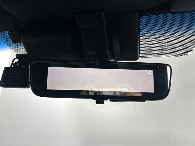 トヨタ グランエース プレミアム 佐賀県 2020(令2)年 4万km ブラック 純正8インチディスプレイオーディオ/フルセグTV/Miracast/Bluetooth/全方位カメラ/純正12．１インチフリップダウンモニター/衝突被害軽減システム/レーダークルーズコントロール/レーンアシスト/ブラインドスポットモニター/パーキングサポートブレーキ/ロードサインアシスト/後退時交差車両検知警報/先行車発進告知機能/横滑り防止装置/オートライト/オートマチックハイビーム/LEDヘッドライト/LEDフォグライト/オートワイパー/前後ドライブレコーダー/ビルトインETC/両側パワースライドドア/デジタルインナールームミラー/レーザーシート/運転席・助手席パワーシート/全席シートヒーター/ISOFIX対応/純正17インチアルミホイール/純正フロアマット/純正ドアバイザー/後席サンシェード/ステアリングスイッチ