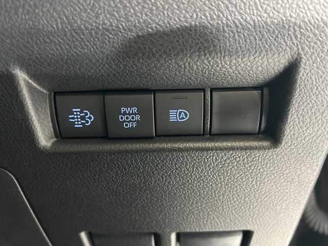 トヨタ グランエース プレミアム 佐賀県 2020(令2)年 4万km ブラック 純正8インチディスプレイオーディオ/フルセグTV/Miracast/Bluetooth/全方位カメラ/純正12．１インチフリップダウンモニター/衝突被害軽減システム/レーダークルーズコントロール/レーンアシスト/ブラインドスポットモニター/パーキングサポートブレーキ/ロードサインアシスト/後退時交差車両検知警報/先行車発進告知機能/横滑り防止装置/オートライト/オートマチックハイビーム/LEDヘッドライト/LEDフォグライト/オートワイパー/前後ドライブレコーダー/ビルトインETC/両側パワースライドドア/デジタルインナールームミラー/レーザーシート/運転席・助手席パワーシート/全席シートヒーター/ISOFIX対応/純正17インチアルミホイール/純正フロアマット/純正ドアバイザー/後席サンシェード/ステアリングスイッチ