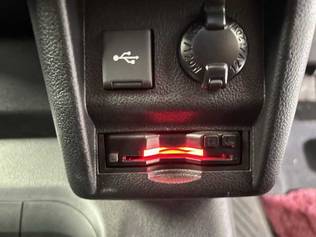 トヨタ グランエース プレミアム 佐賀県 2020(令2)年 4万km ブラック 純正8インチディスプレイオーディオ/フルセグTV/Miracast/Bluetooth/全方位カメラ/純正12．１インチフリップダウンモニター/衝突被害軽減システム/レーダークルーズコントロール/レーンアシスト/ブラインドスポットモニター/パーキングサポートブレーキ/ロードサインアシスト/後退時交差車両検知警報/先行車発進告知機能/横滑り防止装置/オートライト/オートマチックハイビーム/LEDヘッドライト/LEDフォグライト/オートワイパー/前後ドライブレコーダー/ビルトインETC/両側パワースライドドア/デジタルインナールームミラー/レーザーシート/運転席・助手席パワーシート/全席シートヒーター/ISOFIX対応/純正17インチアルミホイール/純正フロアマット/純正ドアバイザー/後席サンシェード/ステアリングスイッチ