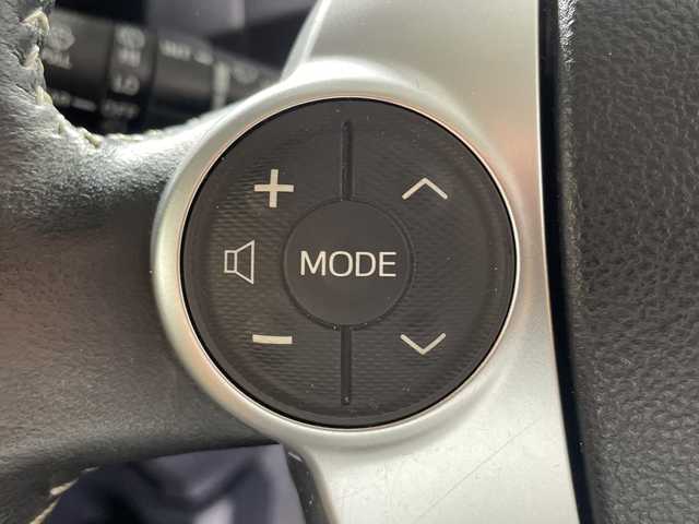 トヨタ アクア 沖縄県 2015(平27)年 6.9万km シルバーM 県外仕入れ/禁煙車/純正ナビ（NSZT-W64）/・ＣＤ／ＤＶＤ/・Ｂｌｕｅｔｏｏｔｈ/・フルセグＴＶ/バックカメラ/ETC/レーンディパーチャーアラート/プリクラクションセーフティ/オートマチックハイビーム/フォグライト