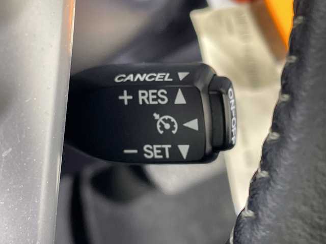 トヨタ アクア 沖縄県 2015(平27)年 6.9万km シルバーM 県外仕入れ/禁煙車/純正ナビ（NSZT-W64）/・ＣＤ／ＤＶＤ/・Ｂｌｕｅｔｏｏｔｈ/・フルセグＴＶ/バックカメラ/ETC/レーンディパーチャーアラート/プリクラクションセーフティ/オートマチックハイビーム/フォグライト