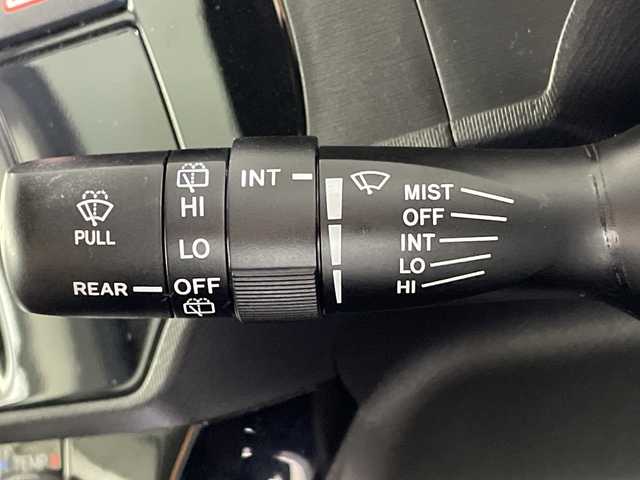 トヨタ アクア 沖縄県 2015(平27)年 6.9万km シルバーM 県外仕入れ/禁煙車/純正ナビ（NSZT-W64）/・ＣＤ／ＤＶＤ/・Ｂｌｕｅｔｏｏｔｈ/・フルセグＴＶ/バックカメラ/ETC/レーンディパーチャーアラート/プリクラクションセーフティ/オートマチックハイビーム/フォグライト