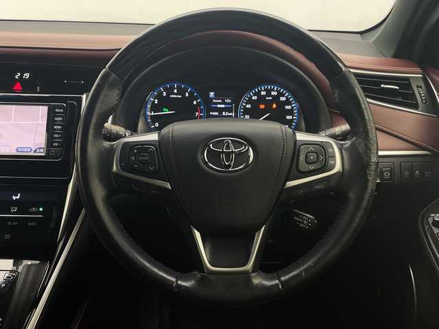 トヨタ ハリアー プレミアム 宮崎県 2017(平29)年 6.1万km ブラック ワンオーナー/後期型/Toyota Safety Sense P/〇プリクラッシュセーフティ/〇レーンディパーチャーアラート/〇オートマチックハイビーム/〇レーダークルーズコントロール/〇オートマチックハイビーム/〇クリアランスソナー/純正7インチSDナビ/ワンセグTV/CD/Bluetooth/バックカメラ/ハーフレザーシート/パワーシート/パワーバックドア/LEDヘッドライト/純正18インチAW/アイドリングストップ/ビルトインETC/純正ドライブレコーダー（DRD-H66)/カードキー/保証書/取扱説明書