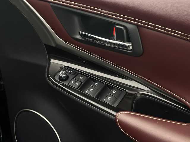 トヨタ ハリアー プレミアム 宮崎県 2017(平29)年 6.1万km ブラック ワンオーナー/後期型/Toyota Safety Sense P/〇プリクラッシュセーフティ/〇レーンディパーチャーアラート/〇オートマチックハイビーム/〇レーダークルーズコントロール/〇オートマチックハイビーム/〇クリアランスソナー/純正7インチSDナビ/ワンセグTV/CD/Bluetooth/バックカメラ/ハーフレザーシート/パワーシート/パワーバックドア/LEDヘッドライト/純正18インチAW/アイドリングストップ/ビルトインETC/純正ドライブレコーダー（DRD-H66)/カードキー/保証書/取扱説明書