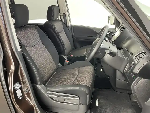 日産 セレナ HWS S HV Vセレ +Sefty Aセーフ 愛知県 2015(平27)年 5.3万km インペリアルアンバーP 純正８型ナビ　フルセグＴＶ　ＤＶＤ　全方位カメラ　ＥＴＣ　クルコン　エマージェンシーブレーキ　衝突軽減装置　車線逸脱　コーナーセンサー　ＬＥＤオートライト　フォグランプ　両側パワースライドドア　禁煙車