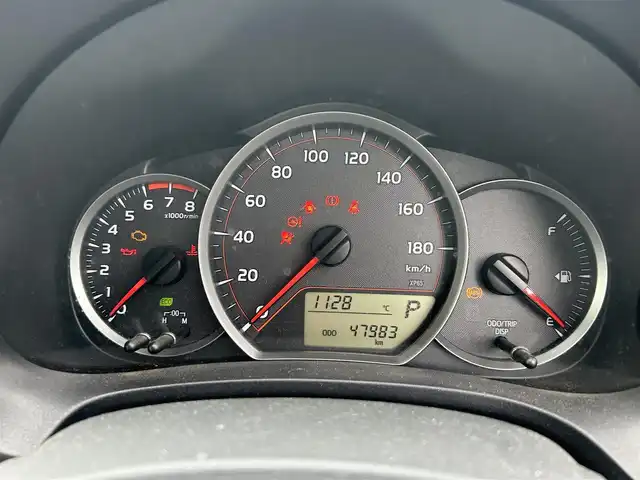 トヨタ ヴィッツ U 茨城県 2012(平24)年 4.8万km シルバーM プッシュスタート/スマートキー/オートライト/純正フロアマット/オートエアコン