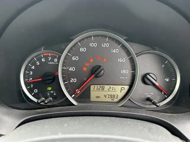 トヨタ ヴィッツ U 茨城県 2012(平24)年 4.8万km シルバーM プッシュスタート/スマートキー/オートライト/純正フロアマット/オートエアコン