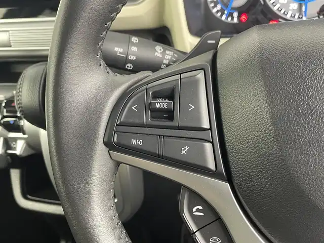 スズキ クロスビー HYBRID MZ 埼玉県 2019(平31)年 1.8万km ミネラルグレーメタリック 3トーンコーディネート デュアルセンサーブレーキサポート/社外8インチメモリナビ(型式：AVIC-RL901II)/CD/DVD/Bluetooth/フルセグ/全方位モニター/9インチアーム取付型リアモニター/クルーズコントロール/前後ドライブレコーダー/純正16インチAW/純正フロアマット/プッシュスタート/スマートキー
