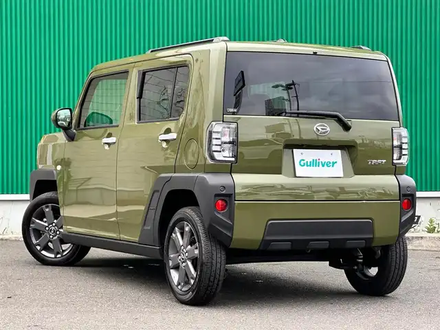 ダイハツ タフト G ターボ 宮城県 2023(令5)年 1.1万km フォレストカーキメタリック 9インチスマホ連携ディスプレイオーディオ/・地デジTV/・AppleCarPlay/AndroidAuto/・HDMIソケット/パノラマモニター/＝＝＝/スカイフィールトップ/ルーフレール/スマートアシスト/・衝突警報機能/・衝突回避支援ブレーキ/・ブレーキ制御機能付誤発進抑制機能/・車線逸脱抑制制御機能/・車線逸脱警報機能/・路側逸脱警報機能/・先行車発進お知らせ機能/・アダプティブドライビングビーム/・全車速追従機能付アダプティブクルーズコントロール/・ふらつき警報/・標識認識機能/・レーンキープコントロール/・コーナーセンサー/ビルトインETC/ドライブレコーダー/シートヒーター/シートカバー/革巻きステアリング/ステアリングスイッチ/電動パーキングブレーキ/ブレーキホールド/LEDヘッドランプ/フォグランプ/オートライト/スマートキー＆プッシュスタート/電動格納ミラー/純正15インチAW/純正フロアマット/W/サイド/カーテンエアバッグ
