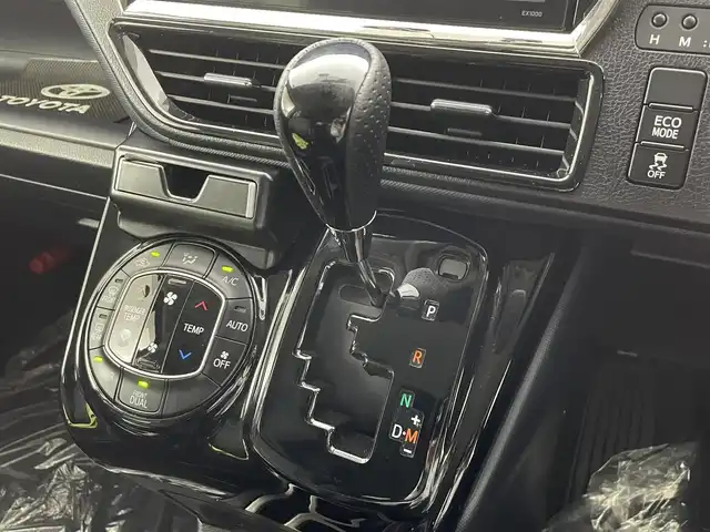 トヨタ ヴォクシー ZS 埼玉県 2014(平26)年 7.7万km ブラック モデリスタエアロ　ＡＬＰＡＩＮＥ１０型ナビ　ＡＬＰＩＮＥ１１．４型後席モニター　両側電動スライドドア　バックカメラ　ＡＲＫＬＩＮＥ１８インチホイール　ＥＴＣ　ドラレコ　ＭＴモード付　車載冷温庫