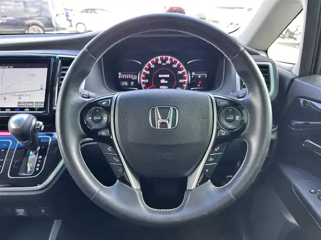 ホンダ オデッセイ アブソルート ホンダセンシング 宮城県 2019(平31)年 4.3万km プラチナホワイトパール 2列目プレミアムクレードルシート/17インチアルミホイール/＝＝＝/ホンダセンシング/●衝突軽減ブレーキ〈CMBS〉/●誤発進抑制機能/●歩行者事故低減ステアリング/●路外逸脱抑制機能/●ACC〈アダプティブ・クルーズ・コントロール〉/●LKAS〈車線維持支援システム〉/●先行車発進お知らせ機能/●標識認識機能/Gathers９インチインターナビ/【VXM-197VFNi】/Bluetooth/CD/DVD/SD/HDMI/USB/Apple CarPlay/フルセグTV/バックカメラ/純正前後ドライブレコーダー/純正ETC2.0/ハーフレザーシート/パワーシート/LEDヘッドライト/ステアリングスイッチ/パドルシフト/保証書/取扱説明書/スペアキー×1