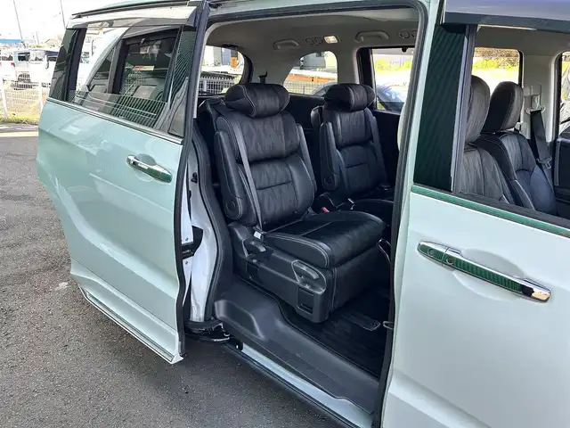 ホンダ オデッセイ アブソルート ホンダセンシング 宮城県 2019(平31)年 4.3万km プラチナホワイトパール 2列目プレミアムクレードルシート/17インチアルミホイール/＝＝＝/ホンダセンシング/●衝突軽減ブレーキ〈CMBS〉/●誤発進抑制機能/●歩行者事故低減ステアリング/●路外逸脱抑制機能/●ACC〈アダプティブ・クルーズ・コントロール〉/●LKAS〈車線維持支援システム〉/●先行車発進お知らせ機能/●標識認識機能/Gathers９インチインターナビ/【VXM-197VFNi】/Bluetooth/CD/DVD/SD/HDMI/USB/Apple CarPlay/フルセグTV/バックカメラ/純正前後ドライブレコーダー/純正ETC2.0/ハーフレザーシート/パワーシート/LEDヘッドライト/ステアリングスイッチ/パドルシフト/保証書/取扱説明書/スペアキー×1