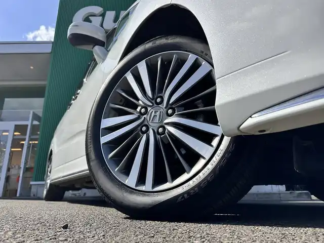 ホンダ オデッセイ アブソルート ホンダセンシング 宮城県 2019(平31)年 4.3万km プラチナホワイトパール 2列目プレミアムクレードルシート/17インチアルミホイール/＝＝＝/ホンダセンシング/●衝突軽減ブレーキ〈CMBS〉/●誤発進抑制機能/●歩行者事故低減ステアリング/●路外逸脱抑制機能/●ACC〈アダプティブ・クルーズ・コントロール〉/●LKAS〈車線維持支援システム〉/●先行車発進お知らせ機能/●標識認識機能/Gathers９インチインターナビ/【VXM-197VFNi】/Bluetooth/CD/DVD/SD/HDMI/USB/Apple CarPlay/フルセグTV/バックカメラ/純正前後ドライブレコーダー/純正ETC2.0/ハーフレザーシート/パワーシート/LEDヘッドライト/ステアリングスイッチ/パドルシフト/保証書/取扱説明書/スペアキー×1