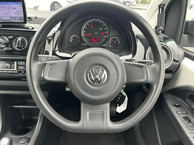 フォルクスワーゲン アップ！ ムーブアップ！ 東京都 2014(平26)年 7.3万km キャンディホワイト 社外ナビ（AVIC-MD33）/純正オーディオ/ETC/盗難防止装置/取扱説明書/スペアキー1本