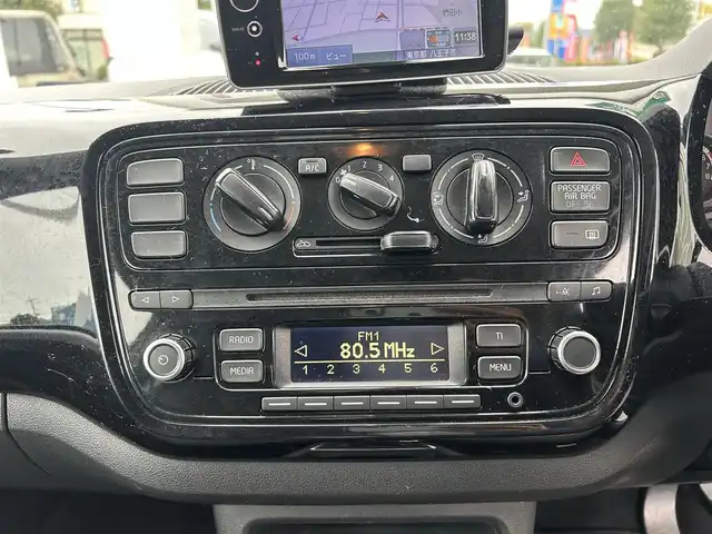 フォルクスワーゲン アップ！ ムーブアップ！ 東京都 2014(平26)年 7.3万km キャンディホワイト 社外ナビ（AVIC-MD33）/純正オーディオ/ETC/盗難防止装置/取扱説明書/スペアキー1本