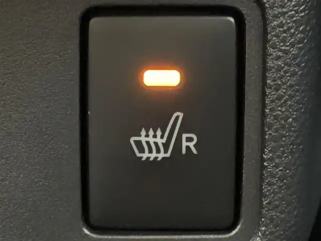 トヨタ パッソ モーダ　チャーム 兵庫県 2020(令2)年 2.8万km ピンクⅡ 純正SDナビ/フルセグ/Bluetooth/アラウンドビューモニター/シートヒーター/ビルトインETC/スマートアシスト/衝突軽減ブレーキ/純正AW/純正フロアマット/オートマチックハイビーム/革巻きステアリング/LEDヘッドライト/スイッチスタート/スマートキー