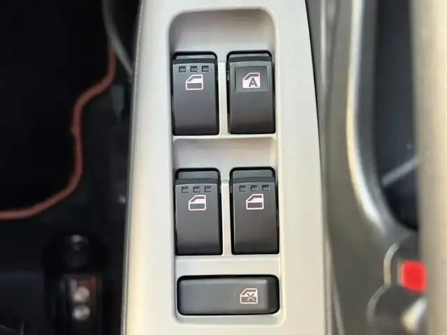 トヨタ パッソ モーダ　チャーム 兵庫県 2020(令2)年 2.8万km ピンクⅡ 純正SDナビ/フルセグ/Bluetooth/アラウンドビューモニター/シートヒーター/ビルトインETC/スマートアシスト/衝突軽減ブレーキ/純正AW/純正フロアマット/オートマチックハイビーム/革巻きステアリング/LEDヘッドライト/スイッチスタート/スマートキー