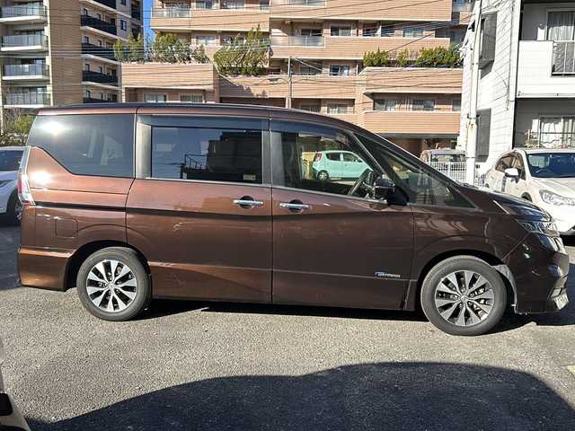 日産 セレナ