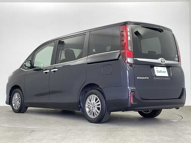 トヨタ エスクァイア Xi 鹿児島県 2016(平28)年 11.1万km スパークリングブラックパールクリスタルシャイン 社外ナビ/（CD/DVD/BT/フルセグTV）/プリクラッシュセーフティ/レーンディパーチャーアシスト/フリップダウンモニター/オートライト/オートマチックハイビーム/両側パワースライドドア