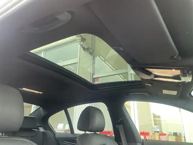 ＢＭＷ ５３０ｅ Mスポーツアイパフォーマンス 埼玉県 2018(平30)年 6.5万km アルピンホワイトⅢ /サンルーフ//純正HDDナビ//フルセグTV//全方位モニター//CD/DVD/Bluetooth//黒レザーシート//前2席パワーシート//前2席シートヒーター//アダプティブクルーズコントロール//ミラー一体型ETC//スマートキー×2//LEDヘッドライト/LEDフォグ//衝突軽減ブレーキ//車線逸脱警告//車線変更警告//W.サイド.カーテンエアバッグ//ABS/横滑り防止装置//ドライブレコーダー//スモークフィルム//純正19インチAW//車高調（KW)//各部カーボン仕様/(リヤスポ/サイドエアロ/ルーフ/Fグリル等)//新車時保証書//取扱説明書