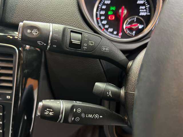 メルセデス・ベンツ ゲレンデヴァーゲン Ｇ３５０ｄ 千葉県 2017(平29)年 3.2万km オブシディアンブラック ラグジュアリーＰＫＧ　/サンルーフ　/ＳＲ　/純正ナビ　/バックカメラ　/ＡＣＣ　/黒革　/シートヒーター　/パワーシート　/キセノンヘッドライト　/オートライト　/ハーマンカードンサウンド　/社外レーダー