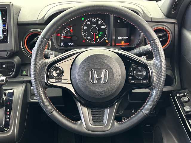 ホンダ Ｎ ＯＮＥ RS 愛知県 2022(令4)年 0.9万km クリスタルブラックパール SPOONマフラー/ローダウン /ルーフ/ドアミラーカバーラッピング/黄色ブレーキキャリパー/ホンダセンシング/レーダークルーズコントロール/コーナーセンサー/レーンキープアシスト/純正ナビ/フルセグTV/CD/DVD/BT/USB/バックカメラ/シートヒーターD/N席/電子パーキングブレーキ/パドルシフト/革巻きステアリング/ステアリングスイッチ/ドライブレコーダー/LEDヘッドライト/オートライト/ETC
