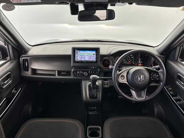 ホンダ Ｎ ＯＮＥ RS 愛知県 2022(令4)年 0.9万km クリスタルブラックパール SPOONマフラー/ローダウン /ルーフ/ドアミラーカバーラッピング/黄色ブレーキキャリパー/ホンダセンシング/レーダークルーズコントロール/コーナーセンサー/レーンキープアシスト/純正ナビ/フルセグTV/CD/DVD/BT/USB/バックカメラ/シートヒーターD/N席/電子パーキングブレーキ/パドルシフト/革巻きステアリング/ステアリングスイッチ/ドライブレコーダー/LEDヘッドライト/オートライト/ETC