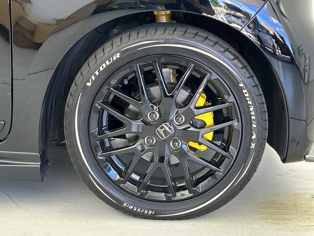 ホンダ Ｎ ＯＮＥ RS 愛知県 2022(令4)年 0.9万km クリスタルブラックパール SPOONマフラー/ローダウン /ルーフ/ドアミラーカバーラッピング/黄色ブレーキキャリパー/ホンダセンシング/レーダークルーズコントロール/コーナーセンサー/レーンキープアシスト/純正ナビ/フルセグTV/CD/DVD/BT/USB/バックカメラ/シートヒーターD/N席/電子パーキングブレーキ/パドルシフト/革巻きステアリング/ステアリングスイッチ/ドライブレコーダー/LEDヘッドライト/オートライト/ETC