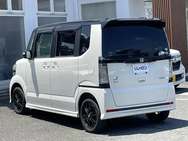 ホンダ Ｎ ＢＯＸ カスタム G Lパッケージ 埼玉県 2016(平28)年 9.4万km プレミアムホワイトパールⅡ (株)IDOMが運営する【じしゃロン川越店】の自社ローン専用車両になります。こちらは現金またはオートローンご利用時の価格です。自社ローンご希望の方は別途その旨お申付け下さい/社外SDナビ　AVN-Z05i/フルセグ/Bluetooth/CD/AM/FM/HDMI/バックカメラ/ツートンルーフ/電動スライドドア/純正１４インチアルミホイール/ビルトインETC/ウインカーミラー/HIDオートライト/フォグ/リアシェード/シートバックテーブル/ステアリングリモコン/純正フロアマット/ドアバイザー/スマートキー（スペア×１）/プッシュスタート/アイドリングストップ/ハンドルカバー/車両取扱説明書/保証書