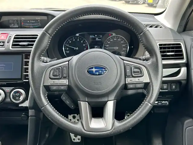 スバル フォレスター S－リミテッド 岩手県 2016(平28)年 5.5万km クリスタルブラックシリカ アイサイト　純正ナビ　ＤＶＤ再生　ＢＴ　フルセグ　バックＣ　ＥＴＣ　レーダークルーズ　オートＬＥＤライト　フォグランプ　電動ハーフレザー　ステアスイッチ　シートヒーター　純正１８ＡＷ　スマートキー